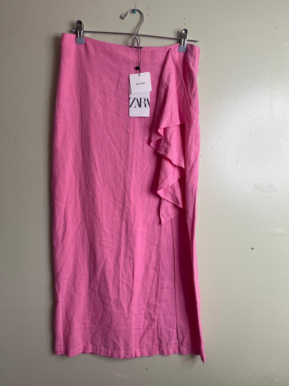 Zara RUFFLED LINEN BLEND MIDI SKIRT, Pink Size medium, 7950/939 NWT